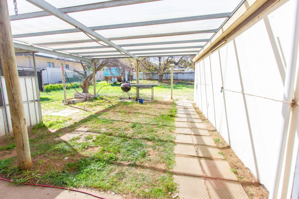 17 Elwin Street, Narrandera NSW 2700 - photo 8