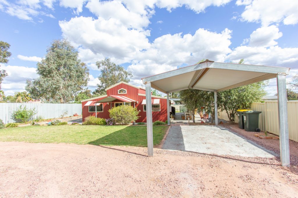 18 Frank Street, Narrandera NSW 2700 - photo 2
