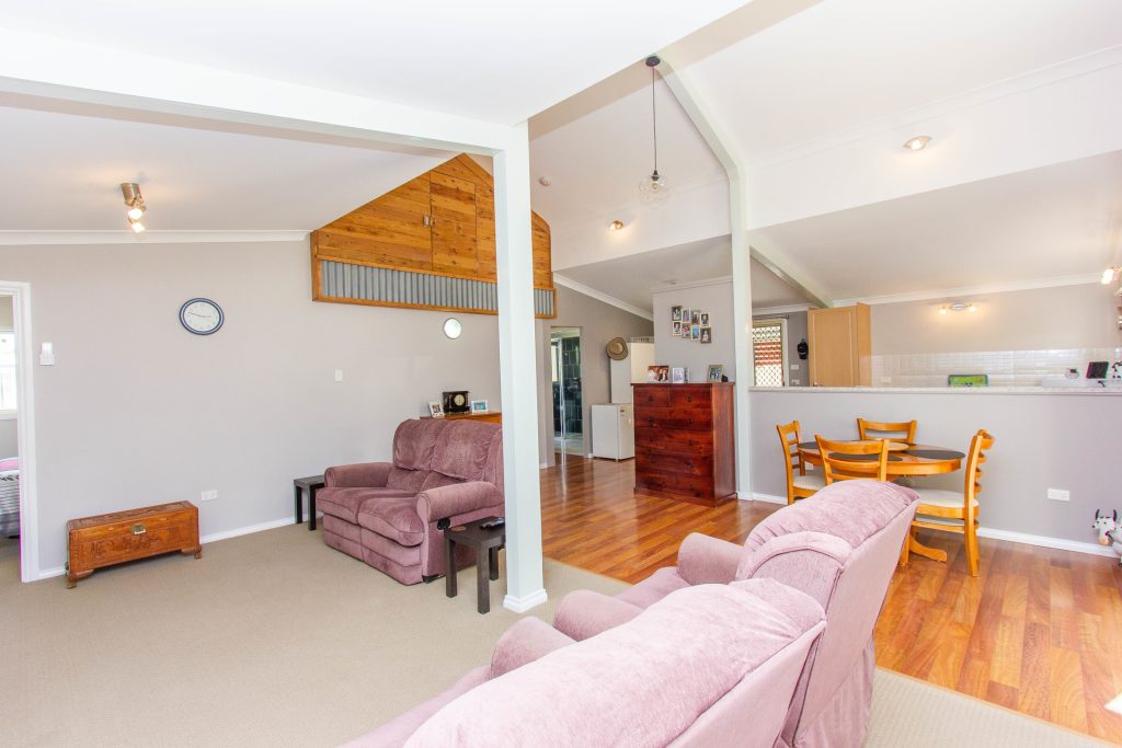 18 Frank Street, Narrandera NSW 2700 - photo 3