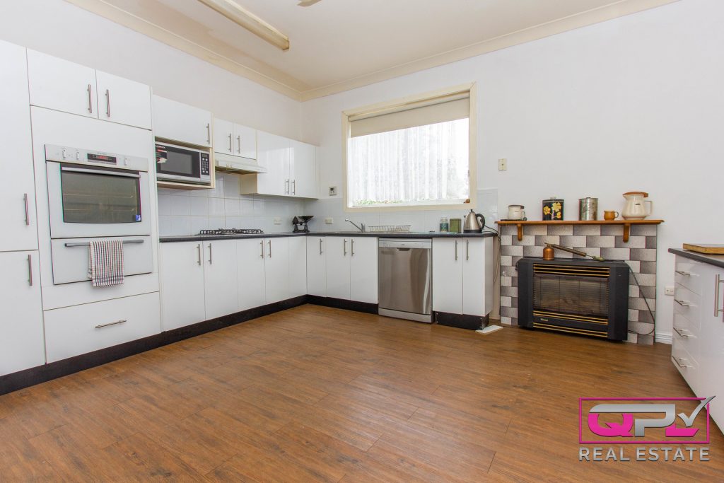 46 Dalgetty Street, Narrandera NSW 2700 - photo 7
