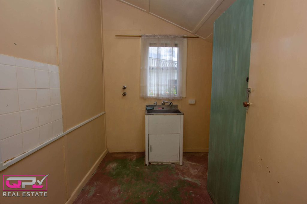 321 Parker Street, Cootamundra NSW 2590 - photo 11