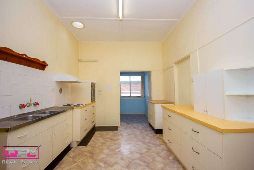 321 Parker Street, Cootamundra NSW 2590 - photo 4
