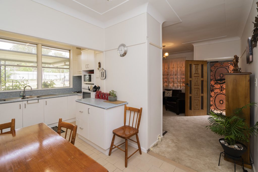 74 Victoria Avenue, Narrandera NSW 2700 - photo 4