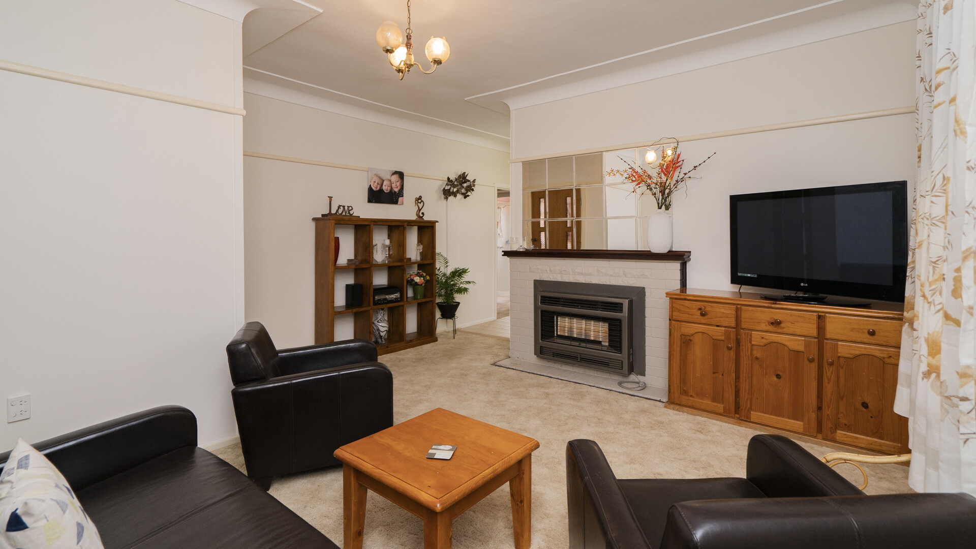 74 Victoria Avenue, Narrandera NSW 2700 - photo 10