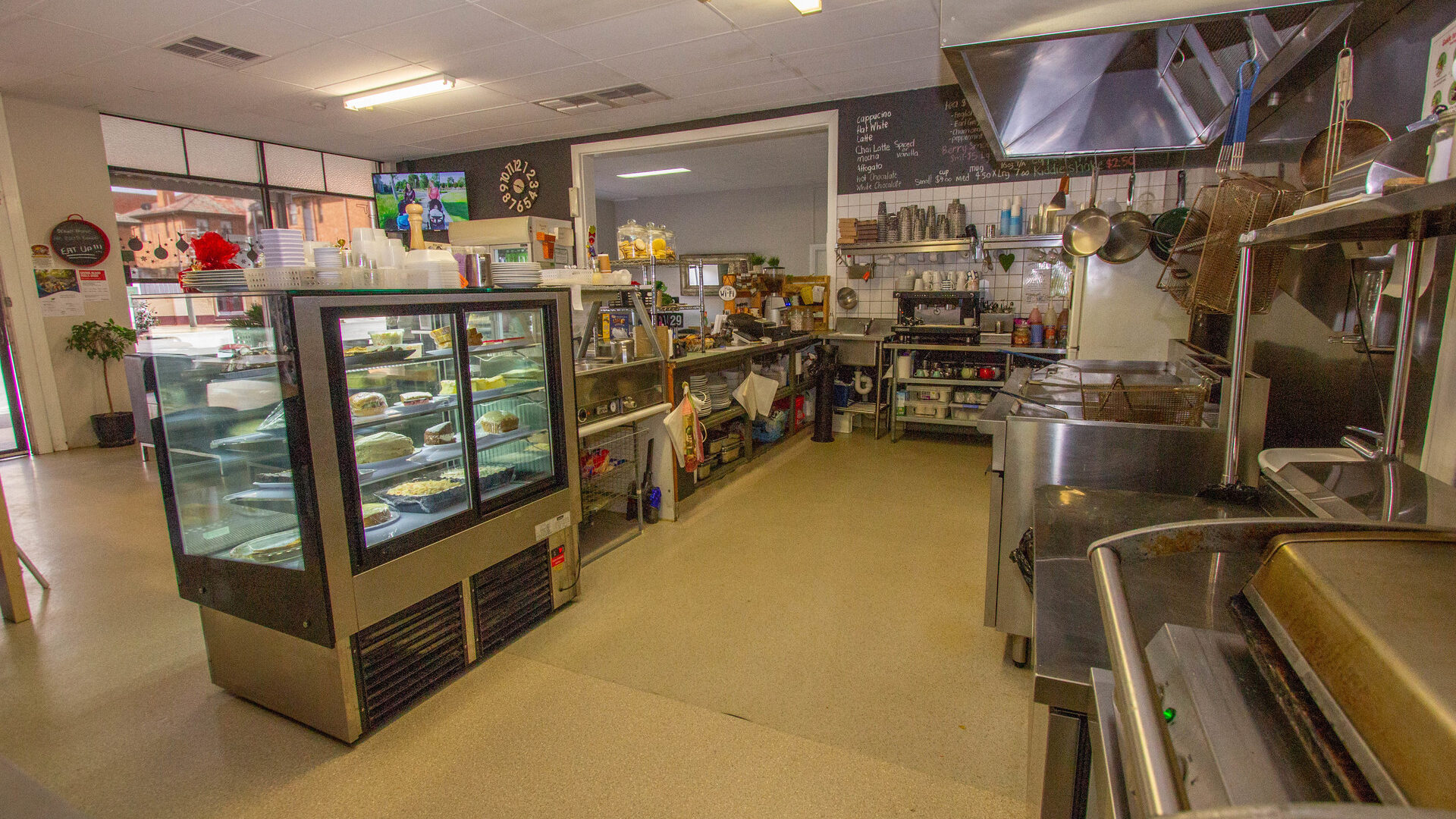 26 Bolton Street, Narrandera NSW 2700 - photo 2