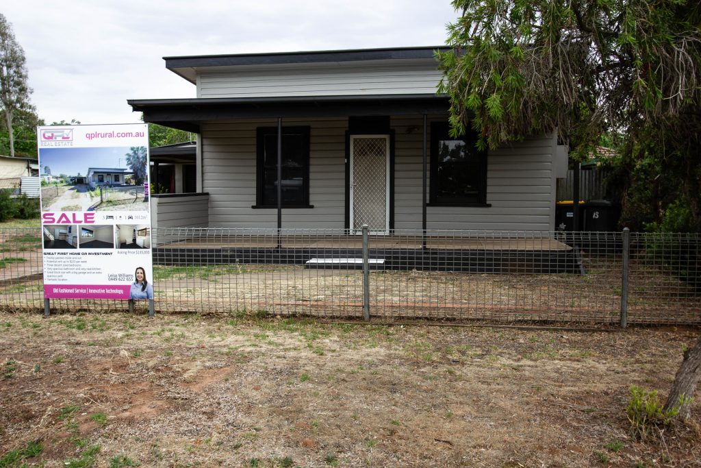 15 Grosvenor Street, Narrandera NSW 2700 - photo 11