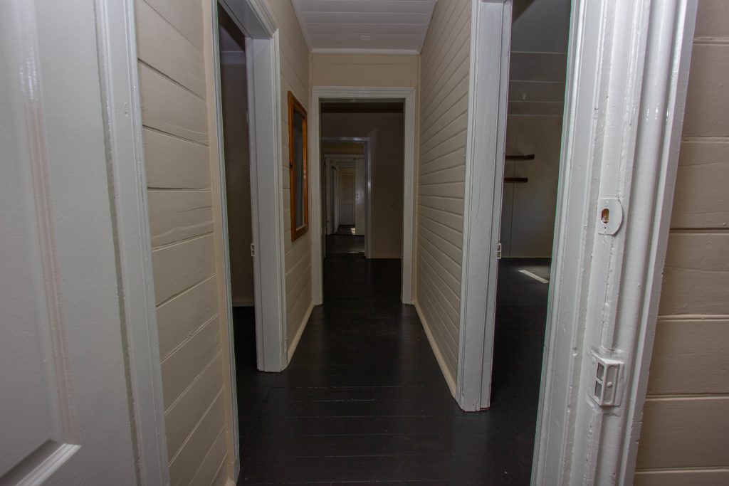 15 Grosvenor Street, Narrandera NSW 2700 - photo 3