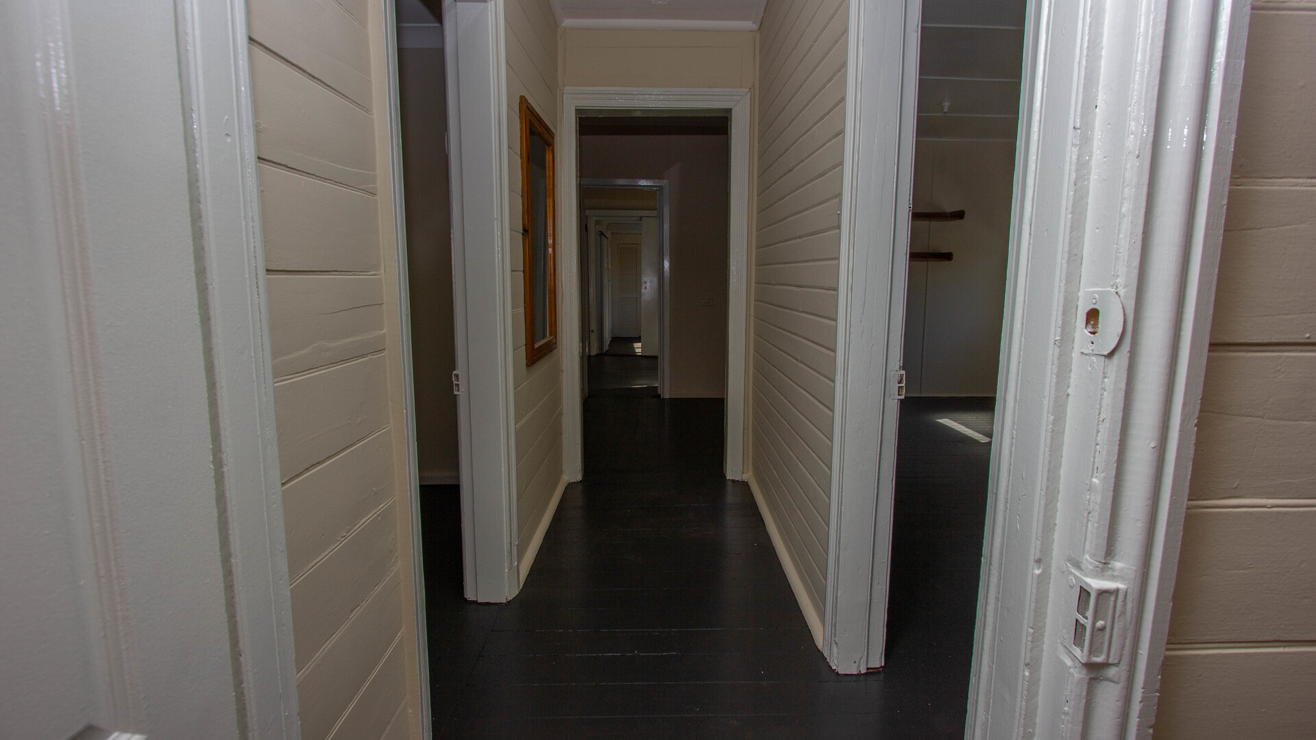 15 Grosvenor Street, Narrandera NSW 2700 - photo 3