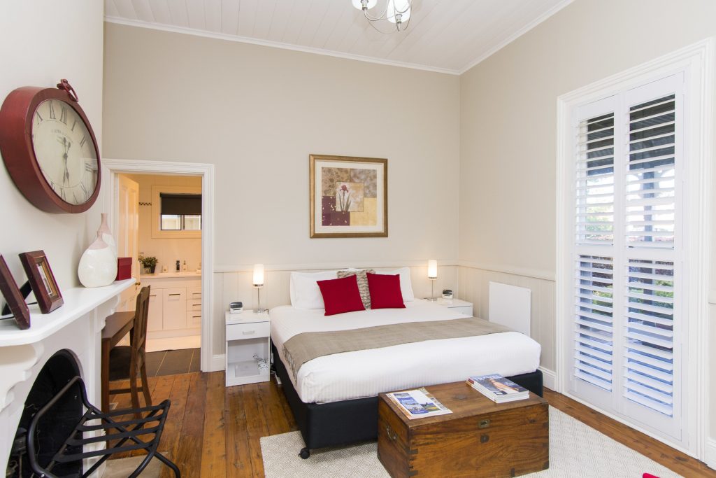158 Deboos Street, Temora NSW 2666 - photo 4