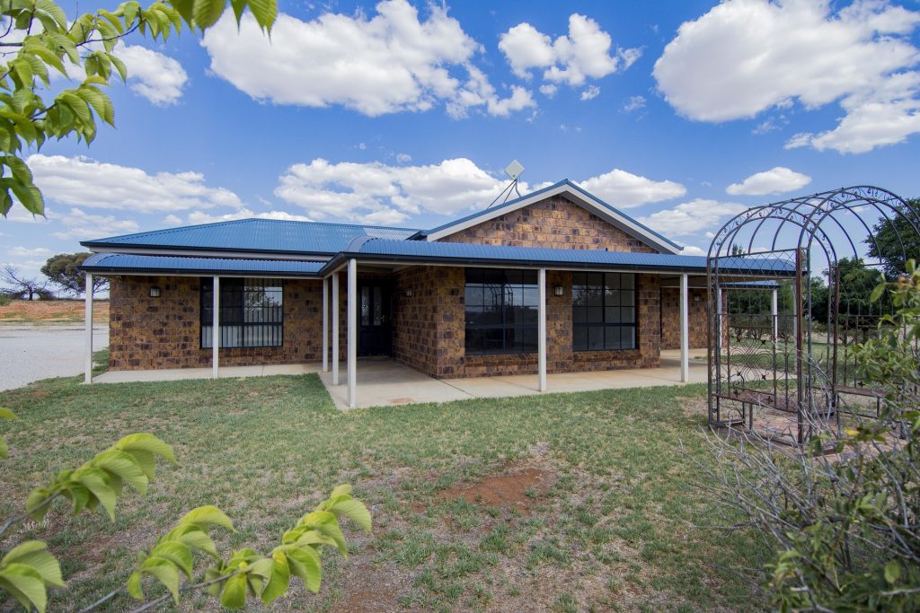 7 Rosella Street, Temora NSW 2666 - McGrath Riverina