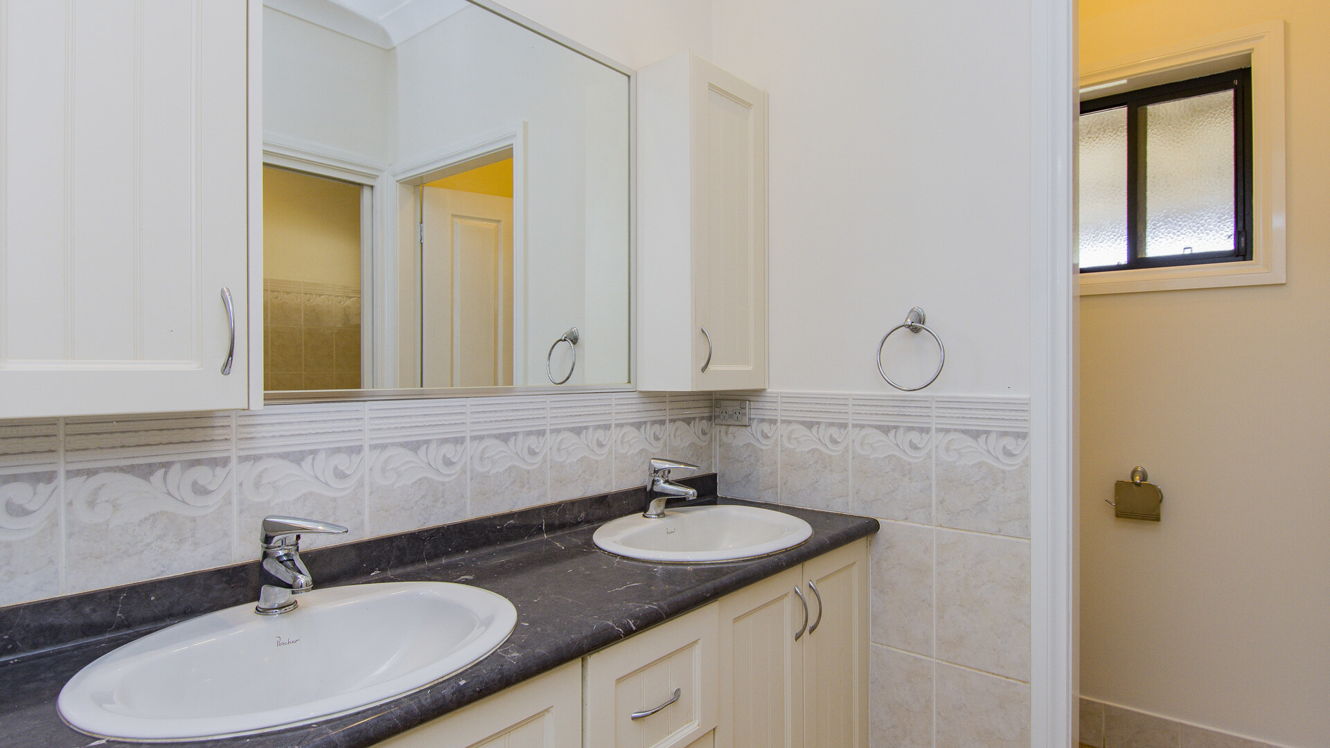7 Rosella Street, Temora NSW 2666 - photo 12