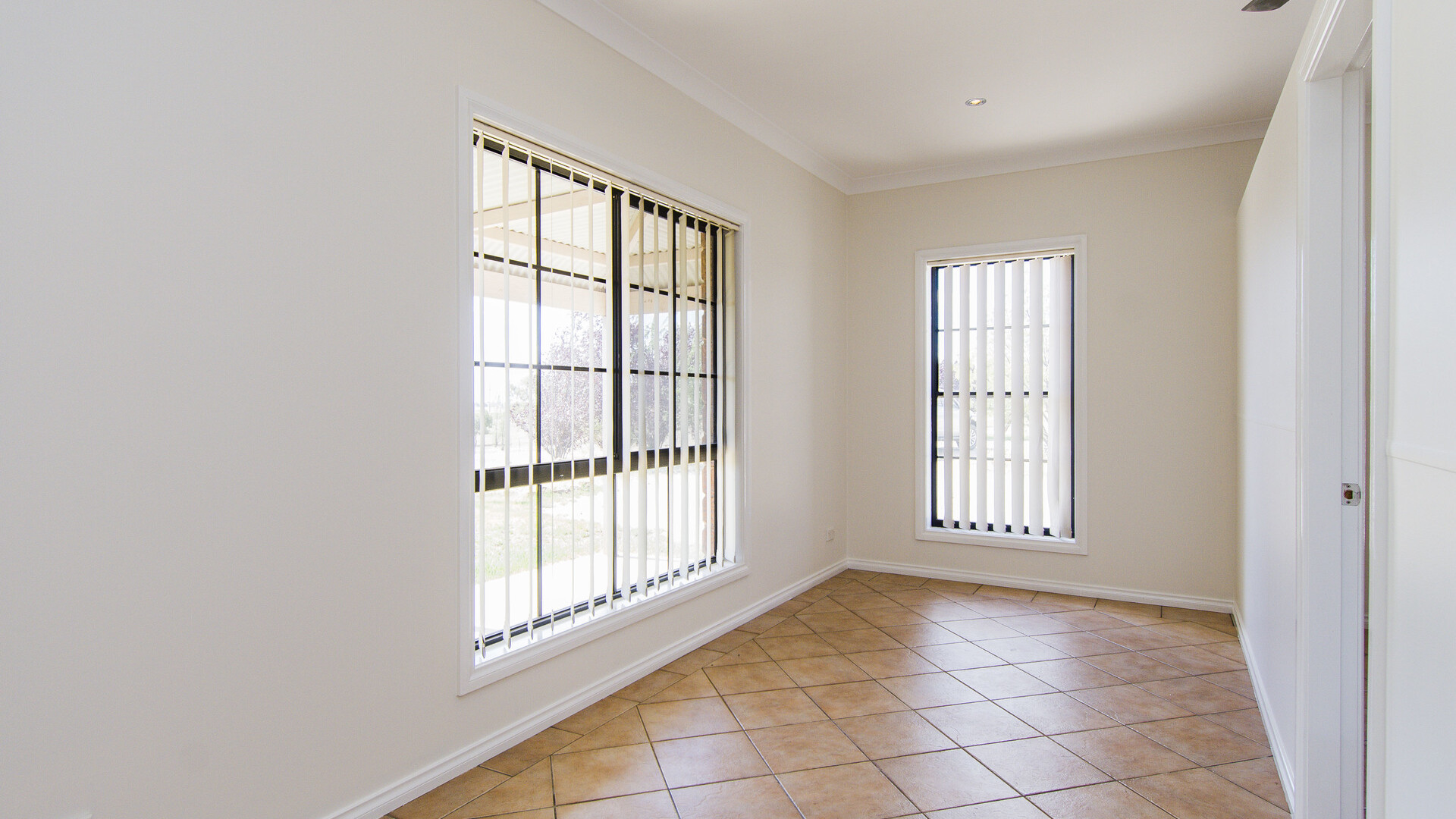 7 Rosella Street, Temora NSW 2666 - photo 13