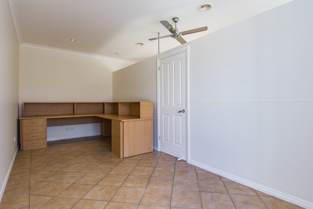 7 Rosella Street, Temora NSW 2666 - photo 14