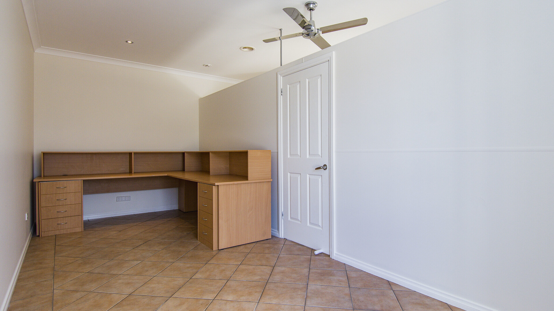 7 Rosella Street, Temora NSW 2666 - photo 14
