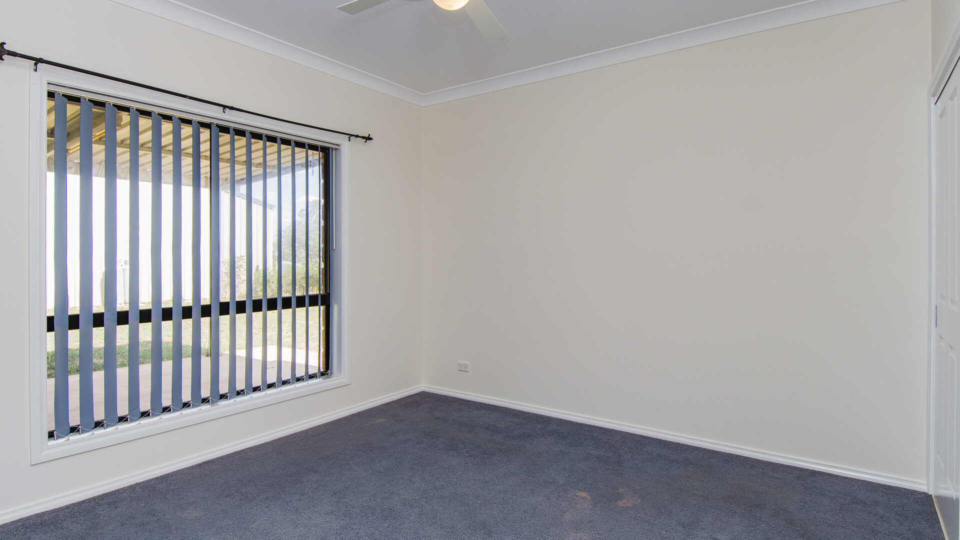 7 Rosella Street, Temora NSW 2666 - photo 8