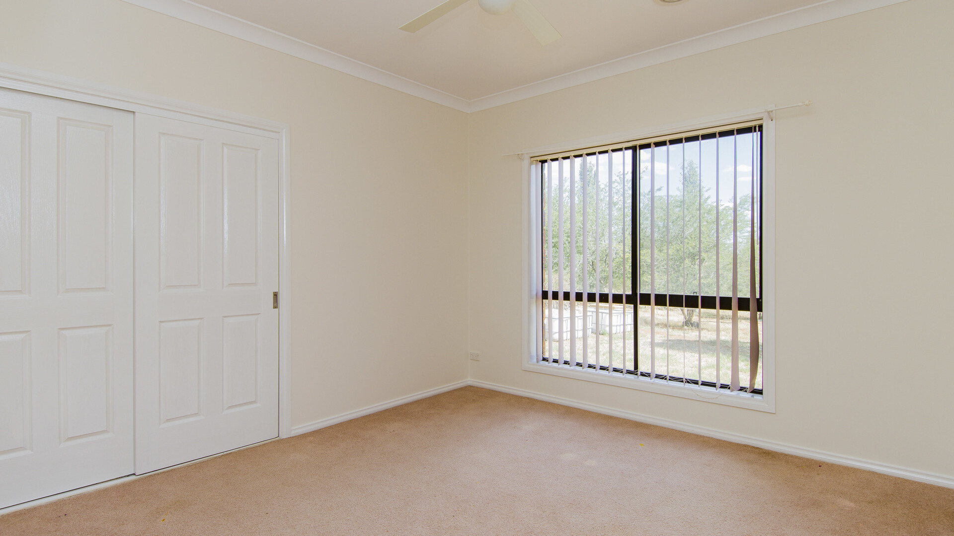 7 Rosella Street, Temora NSW 2666 - photo 9