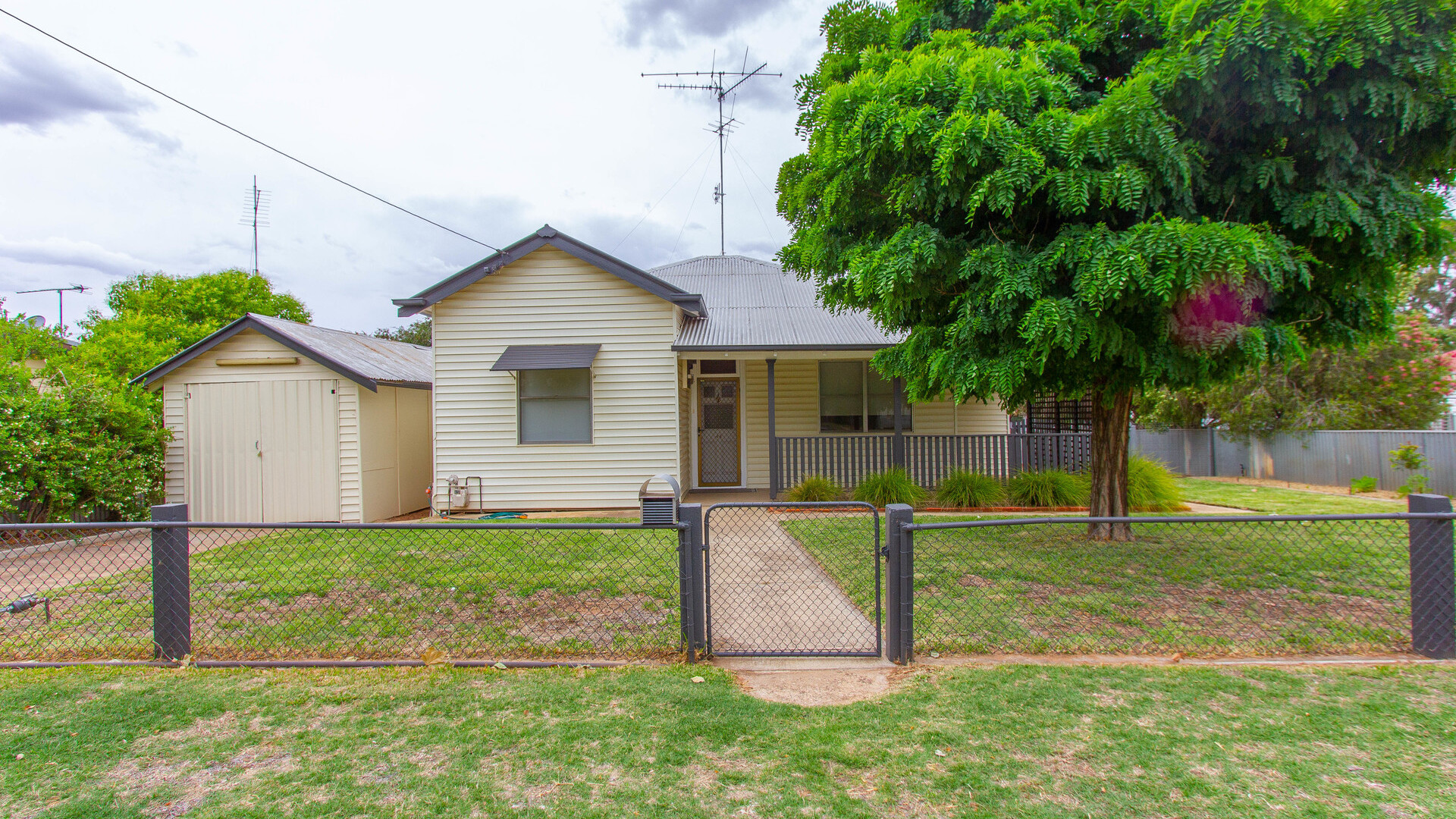 44 Audley Street, Narrandera NSW 2700 - photo 10