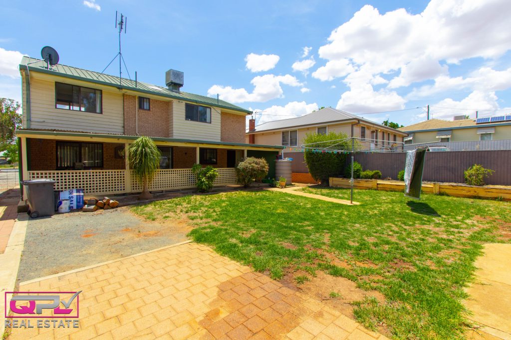 146 Kitchener Road, Temora NSW 2666 - photo 11