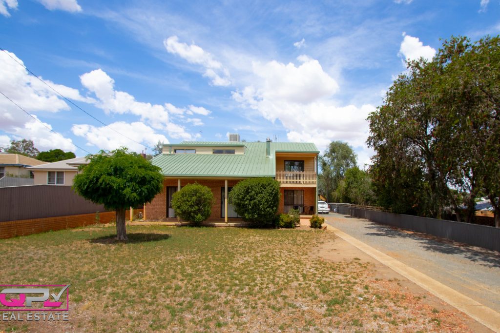 146 Kitchener Road, Temora NSW 2666 - photo 16