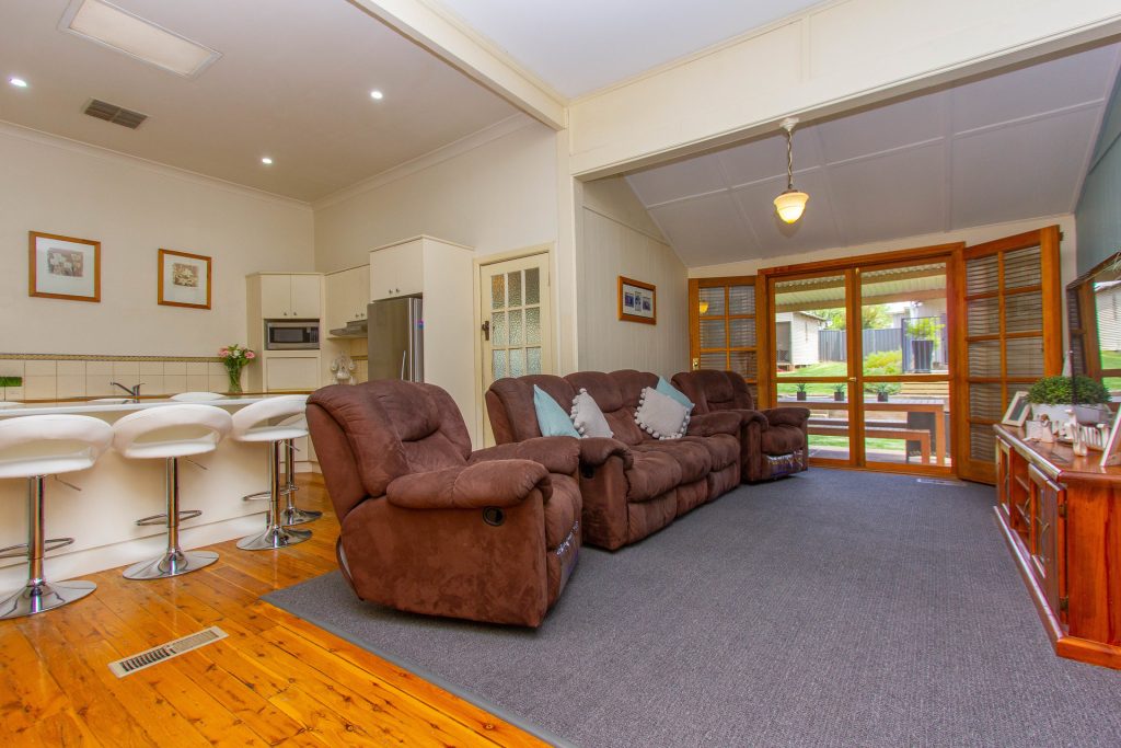 47 Elwin Street, Narrandera NSW 2700 - photo 4
