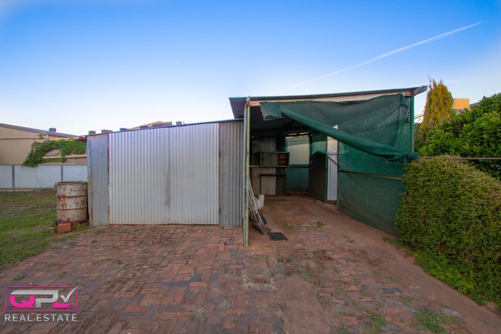77 Polaris Street, Temora NSW 2666 - photo 11