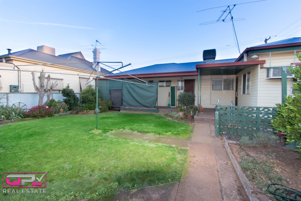 77 Polaris Street, Temora NSW 2666 - photo 12