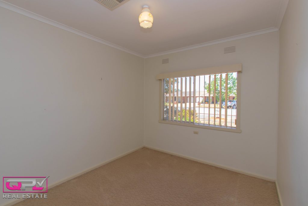 77 Polaris Street, Temora NSW 2666 - photo 14
