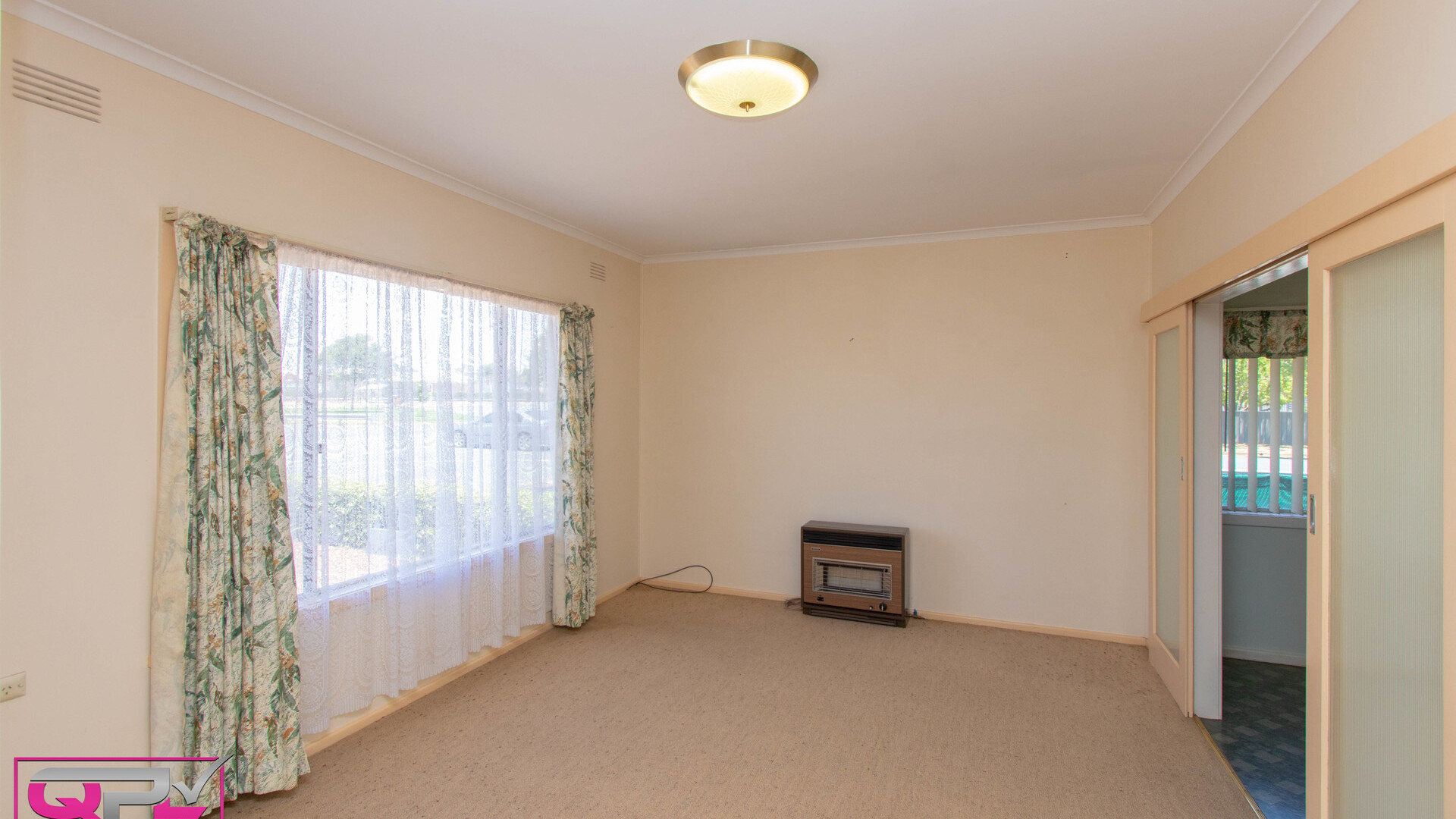 77 Polaris Street, Temora NSW 2666 - photo 5