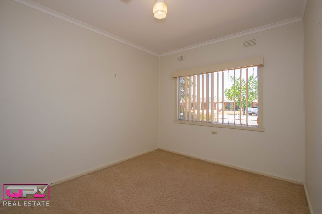 77 Polaris Street, Temora NSW 2666 - photo 7