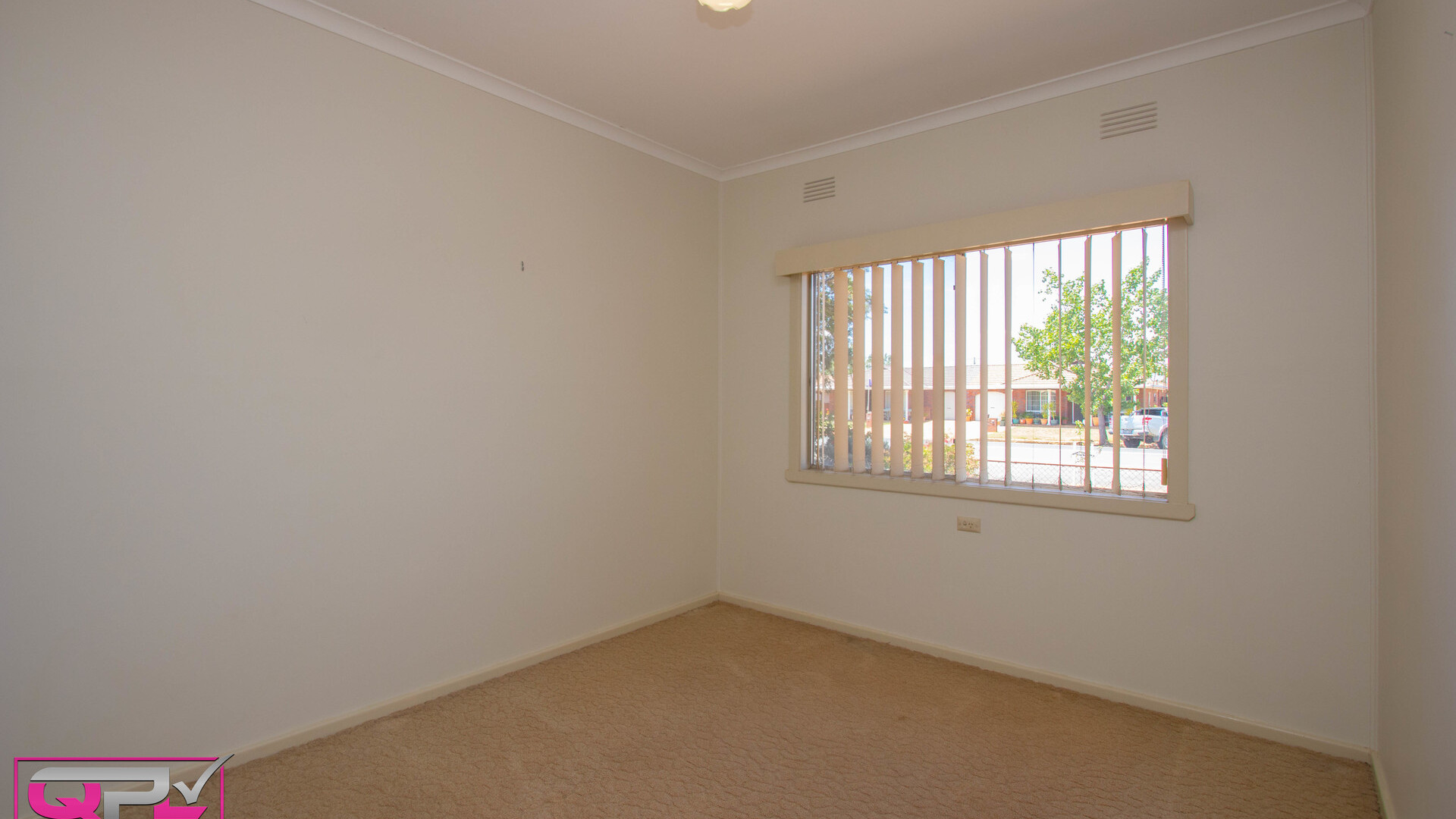 77 Polaris Street, Temora NSW 2666 - photo 7