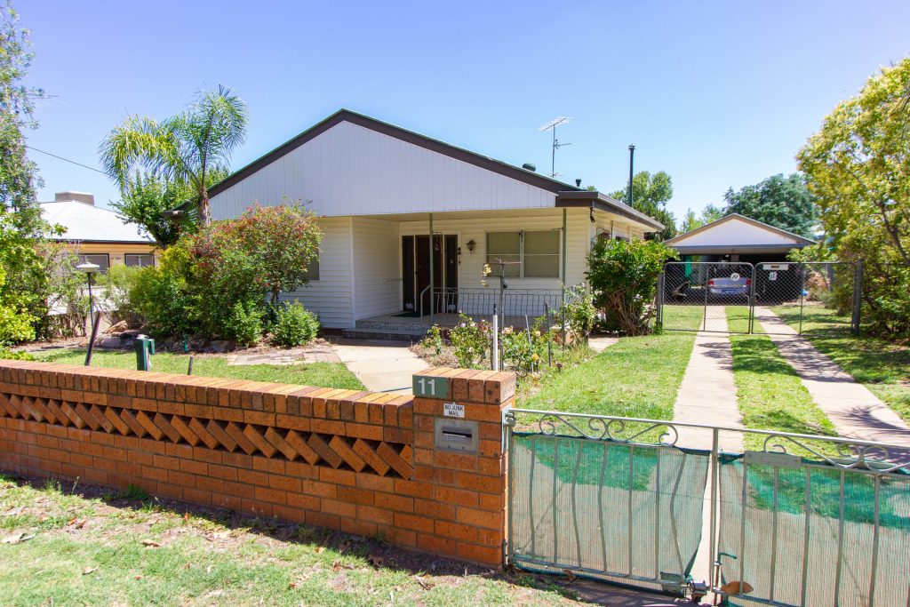 11 Larmer Street, Narrandera NSW 2700 - McGrath Riverina