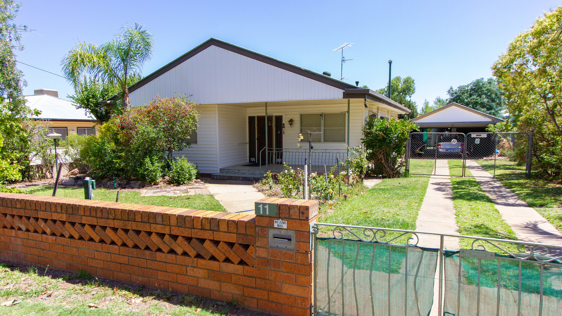 11 Larmer Street, Narrandera NSW 2700 - McGrath Riverina