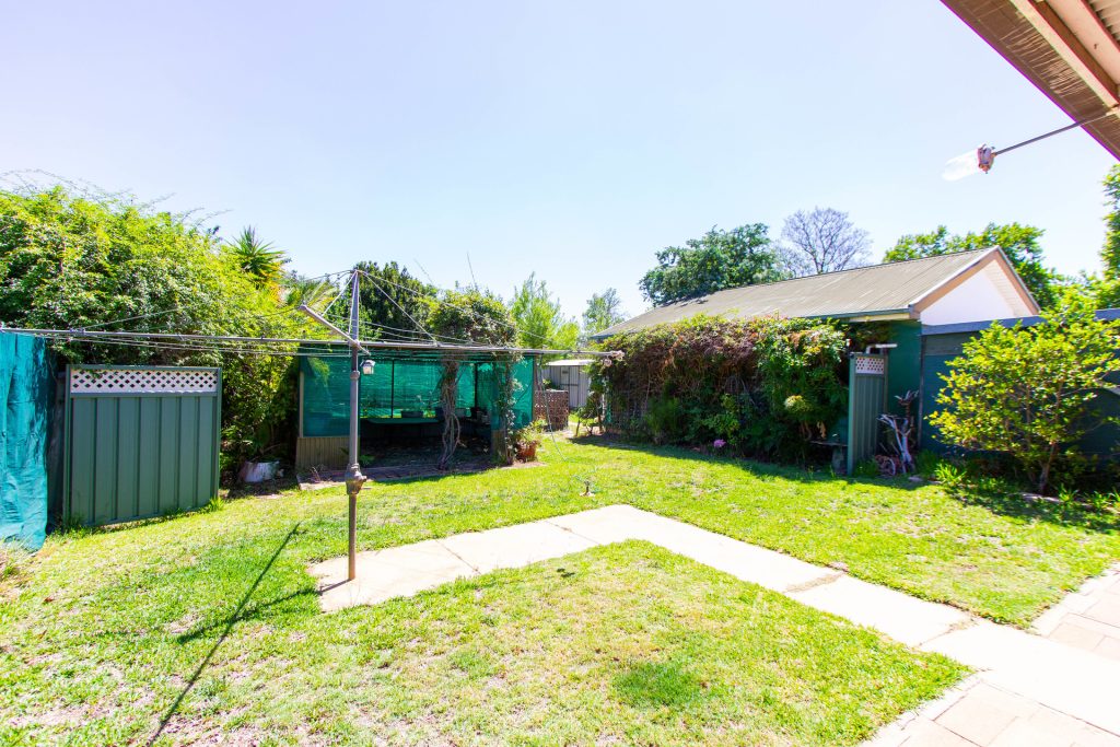 11 Larmer Street, Narrandera NSW 2700 - photo 10