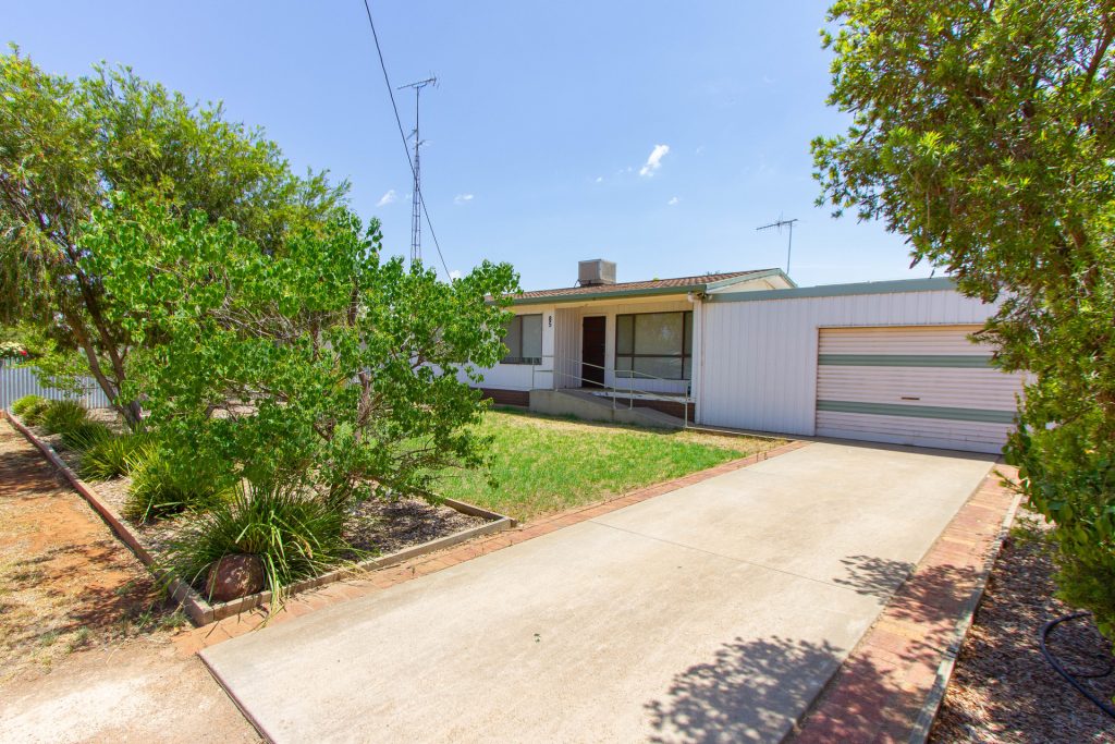 85 Bendee Street, Barellan NSW 2665 - McGrath Riverina