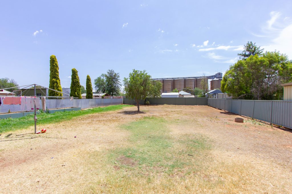 85 Bendee Street, Barellan NSW 2665 - photo 12