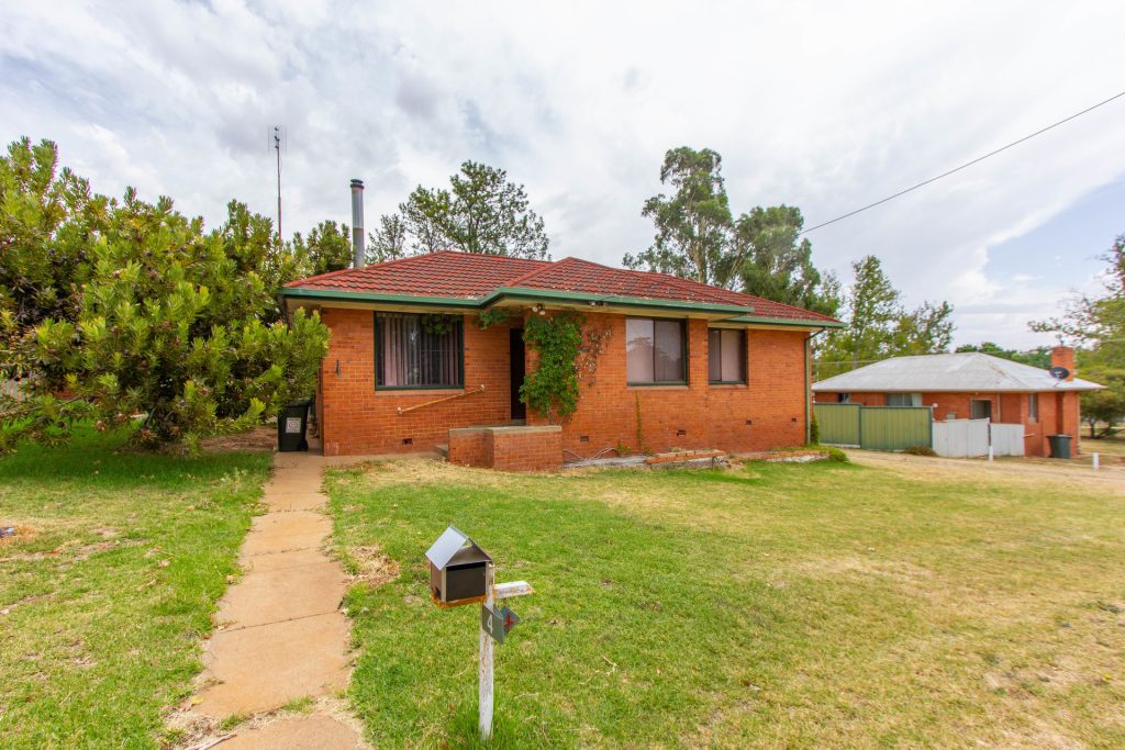 4 Midgeon Street, Narrandera NSW 2700 - McGrath Riverina