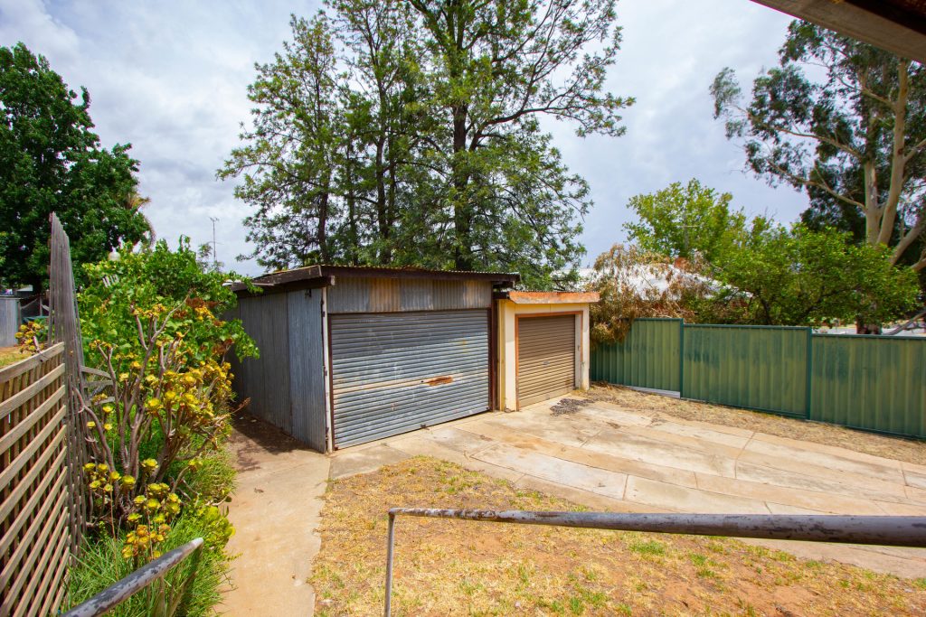 4 Midgeon Street, Narrandera NSW 2700 - photo 13
