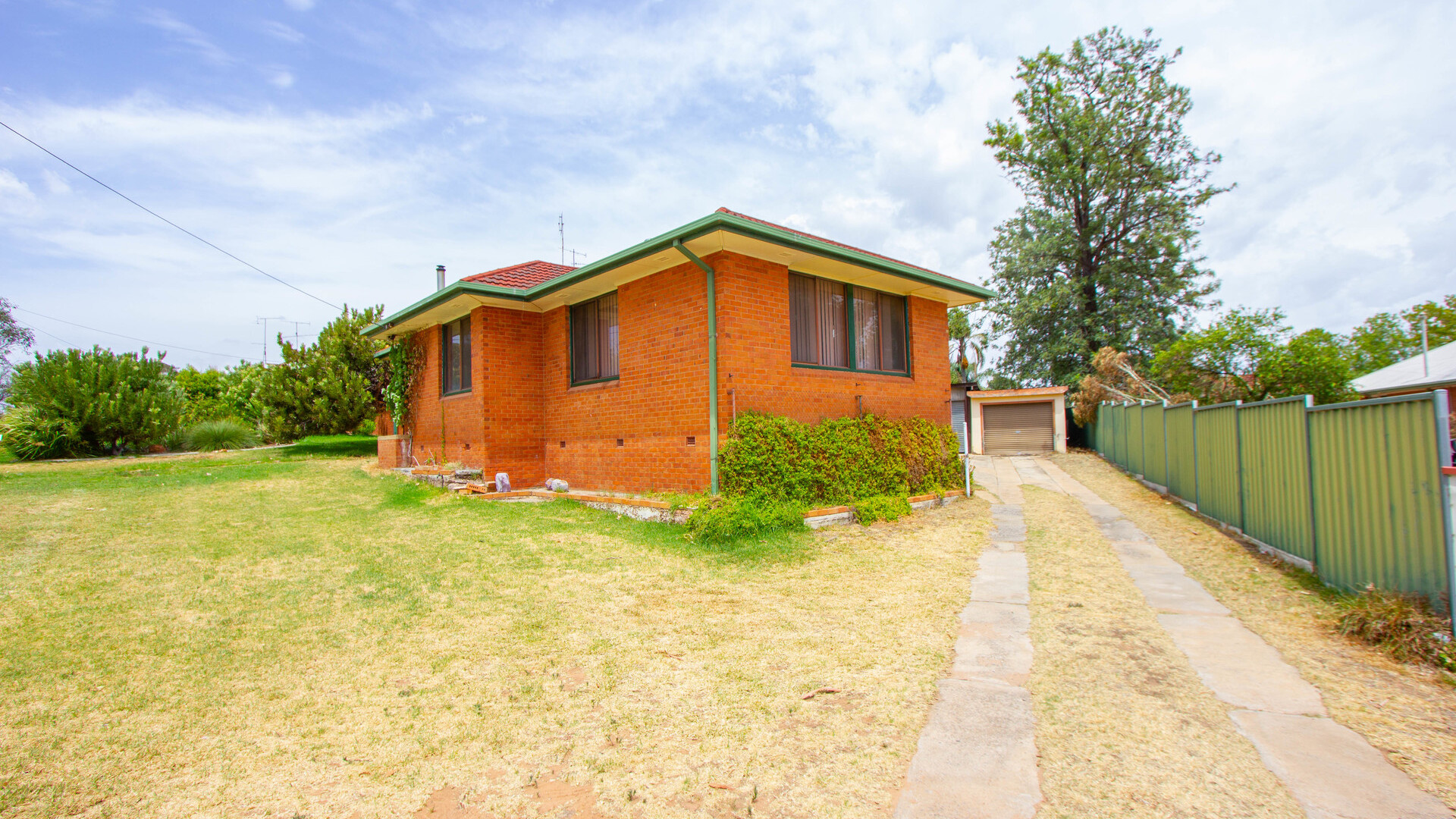 4 Midgeon Street, Narrandera NSW 2700 - photo 14