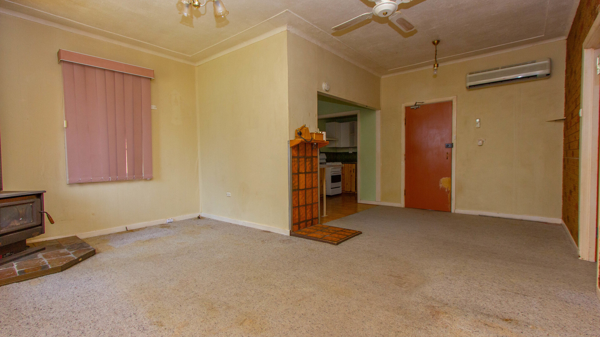 4 Midgeon Street, Narrandera NSW 2700 - photo 4