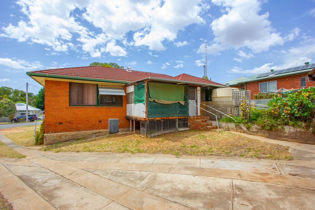 4 Midgeon Street, Narrandera NSW 2700 - photo 10