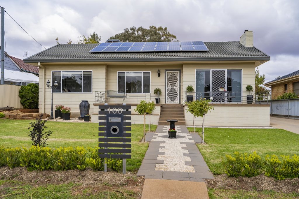 168 Loftus Street, Temora NSW 2666 - McGrath Riverina