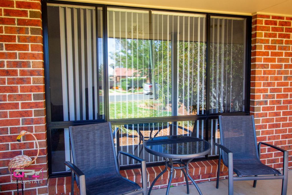 25 Beattie Street, Temora NSW 2666 - photo 2