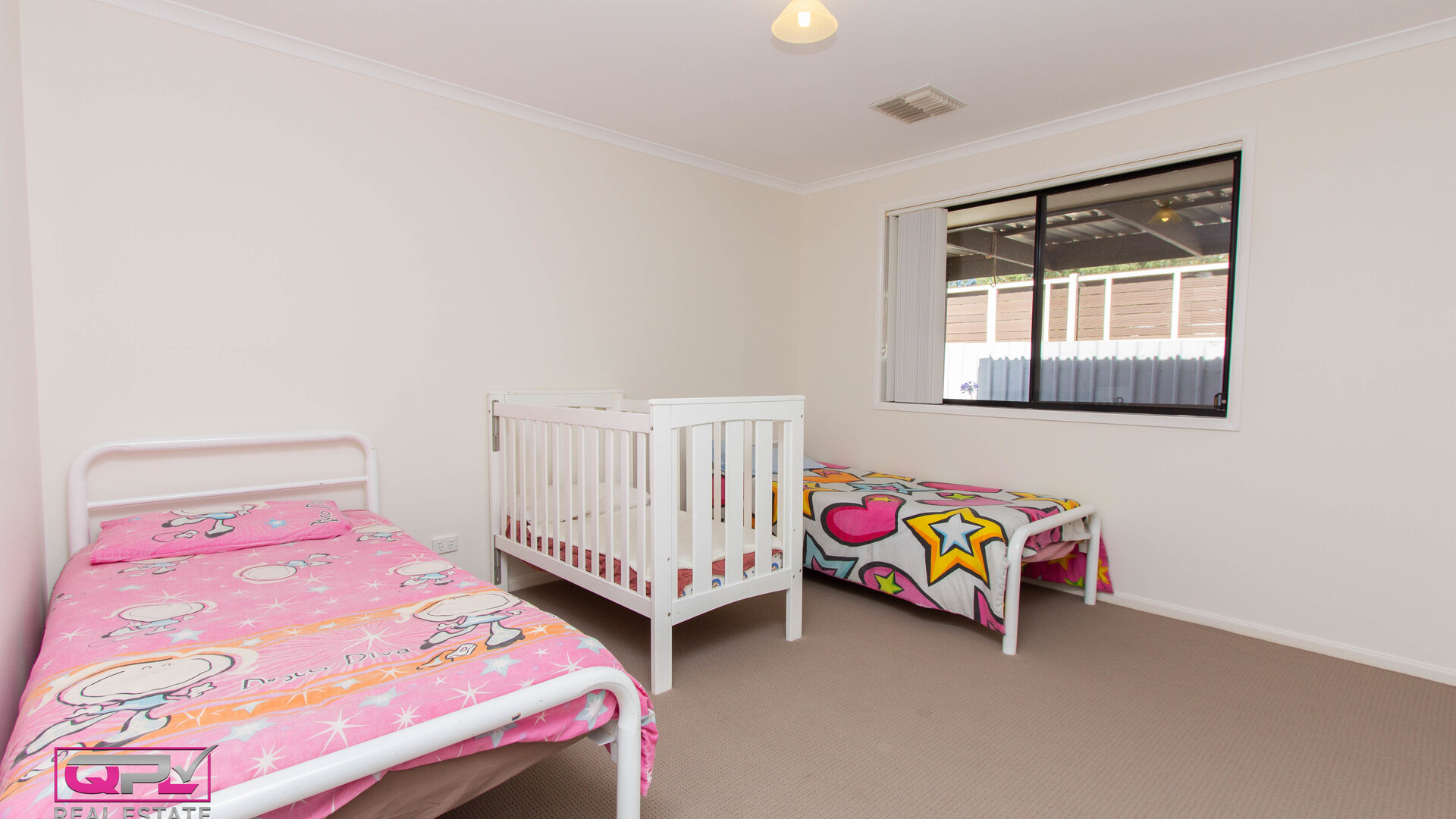 25 Beattie Street, Temora NSW 2666 - photo 11