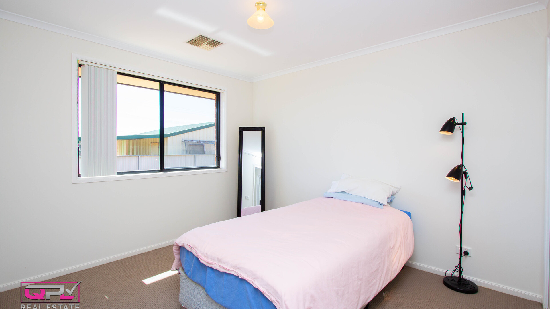 25 Beattie Street, Temora NSW 2666 - photo 12