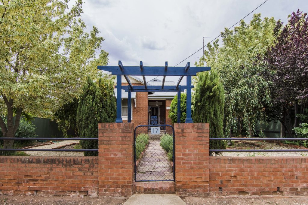 17 Douglas Street, Narrandera NSW 2700 - photo 3