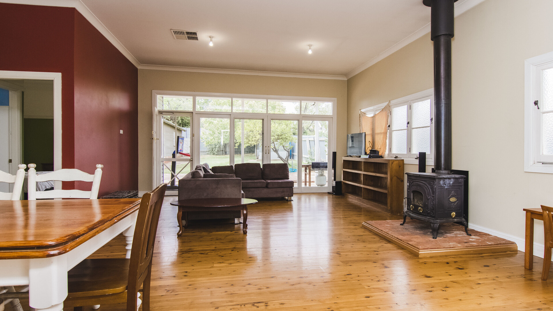 17 Douglas Street, Narrandera NSW 2700 - photo 6