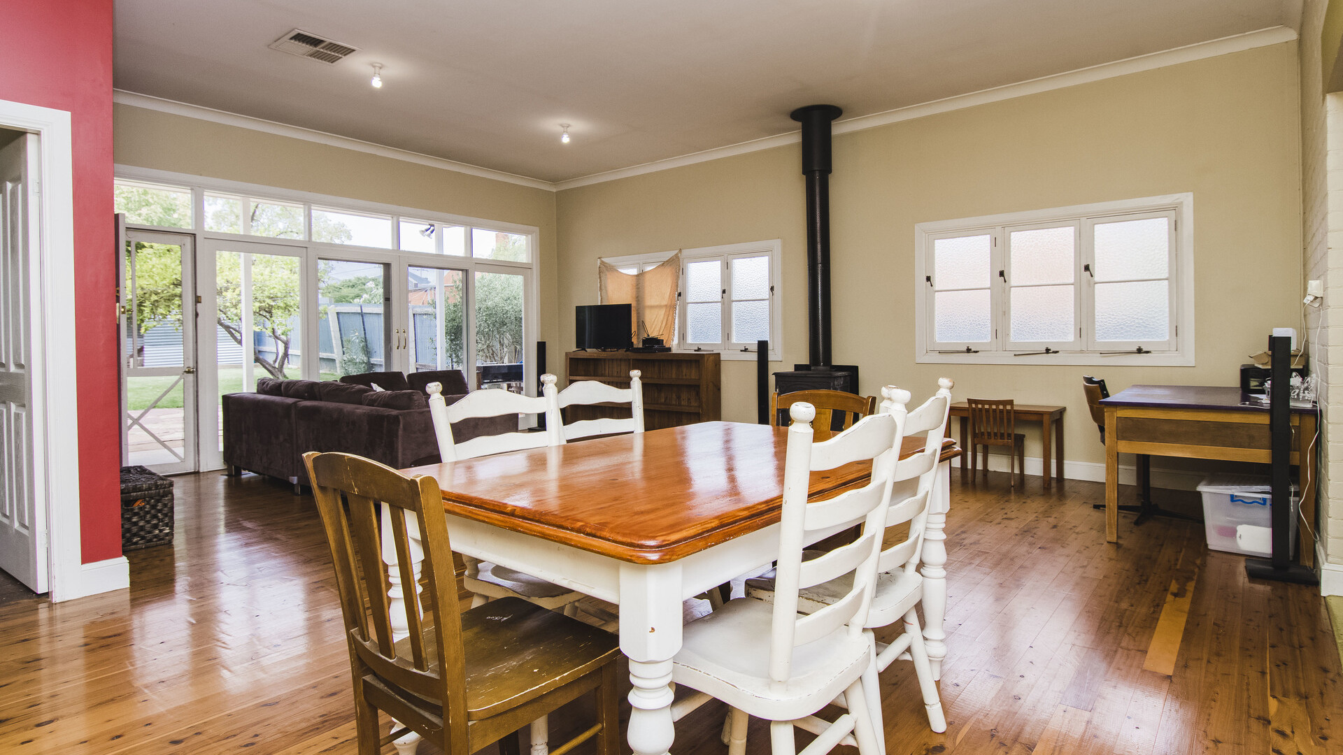 17 Douglas Street, Narrandera NSW 2700 - photo 7