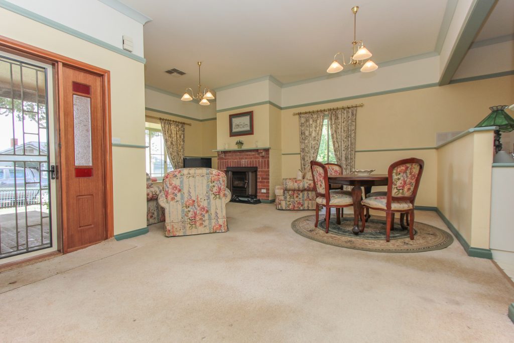 22 William Street, Narrandera NSW 2700 - photo 5