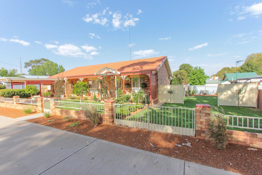 26 Midgeon Street, Narrandera NSW 2700 - McGrath Riverina
