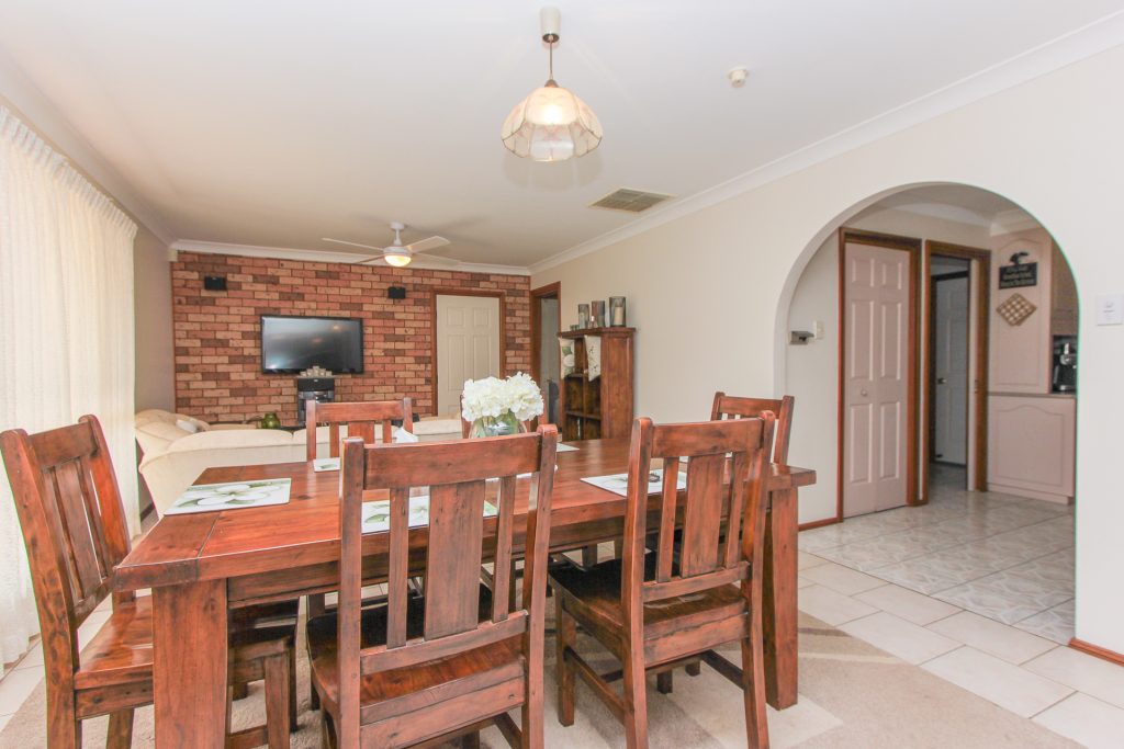 26 Midgeon Street, Narrandera NSW 2700 - photo 4